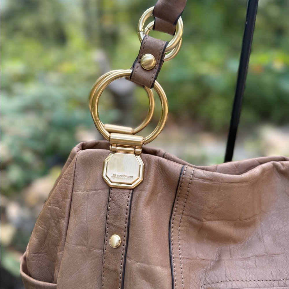 B. Makowsky Tan Crocodile-Embossed Leather Shoulder Bag‎ with Gold Hardware 👜 - Picture 11 of 13